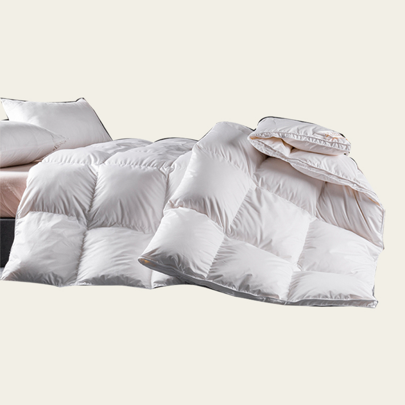 Courtepointe de plumes d'oie blanche